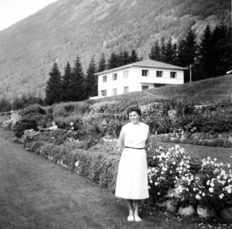 Steinnes.1987-retusjert.jpg Steinnes.1987-retusjert.jpg